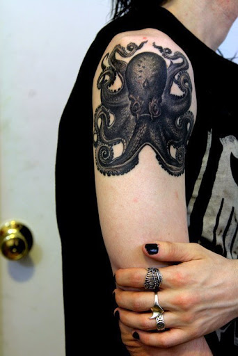 Shoulder tattoos Octopus shoulder tattoos