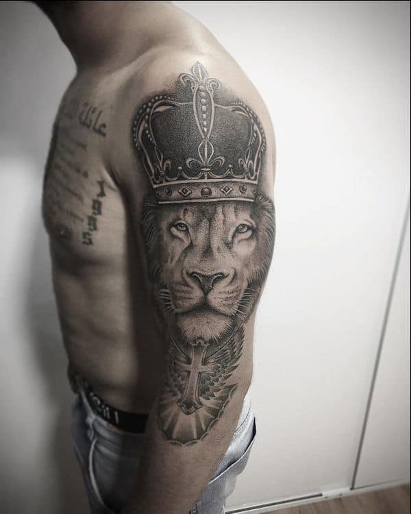 roaring lion tattoo