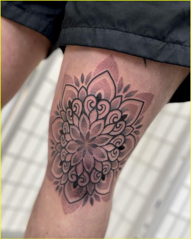 mandala tattoos thigh